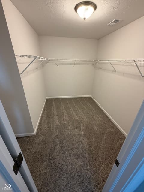 Walk In Closets — 4030 Omaha Drive, Bargersville, IN