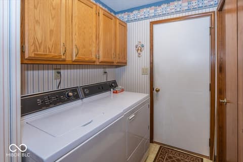 Laundry room at 6943 Arjay Drive, Indianapolis, IN
