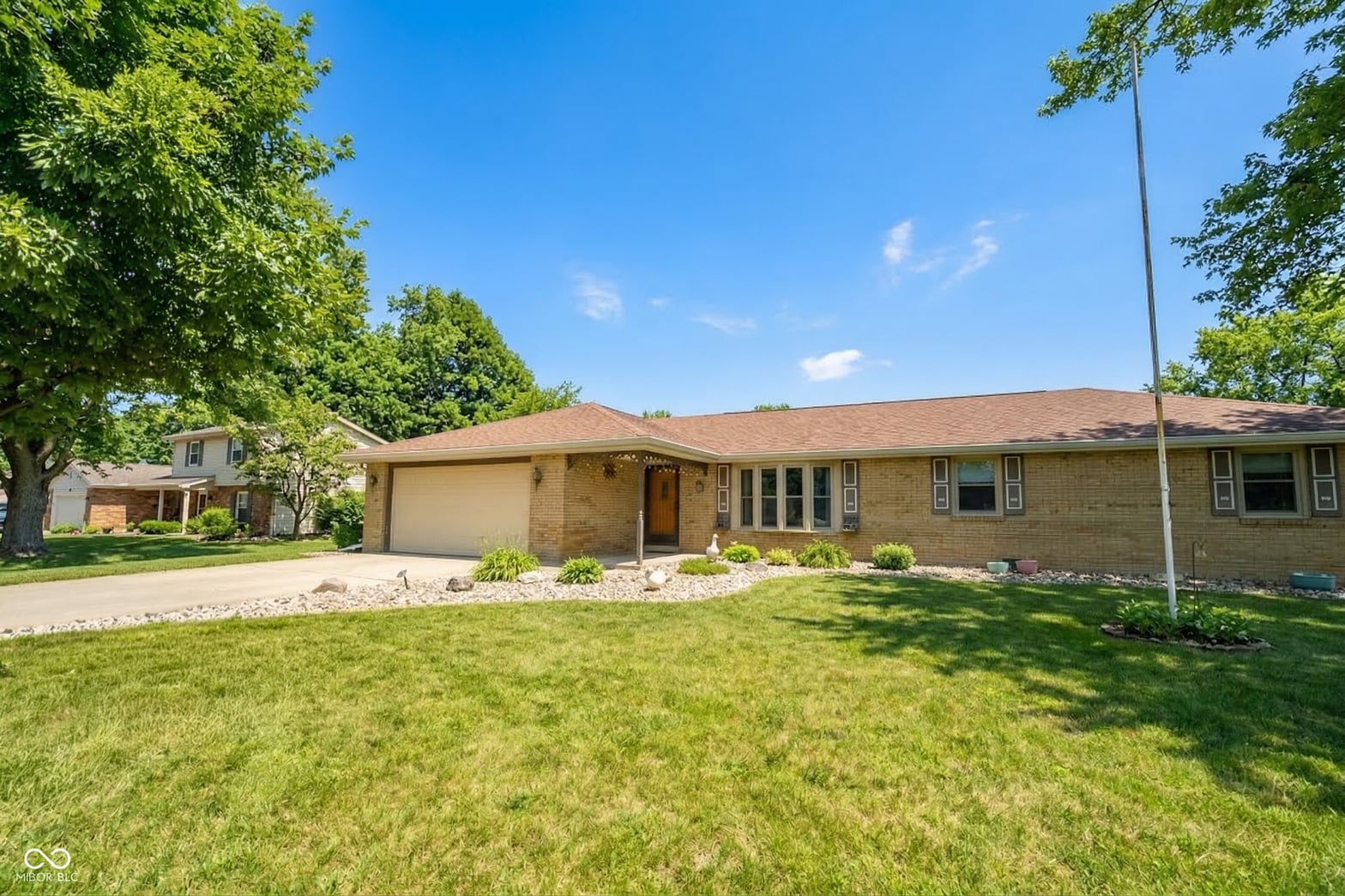 Photo of 2304 Meadow Way, Anderson, IN