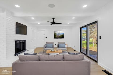 Living room at 3141 Citadel Court, Indianapolis, IN