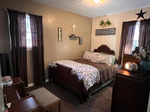 Photo of 2 Walden Drive, Gas City, IN