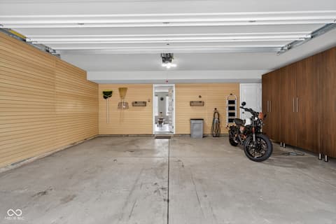 Garage at 11571 Huffington Street, Carmel, IN