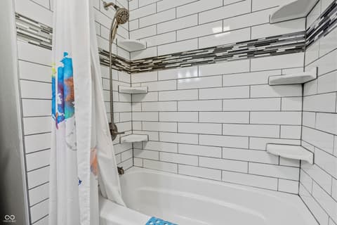 Photo of 1538 Pittwood Drive, Indianapolis, IN