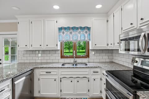 Photo of 2440 E County Road 300 S, Danville, IN