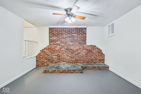 Photo of 2440 E County Road 300 S, Danville, IN