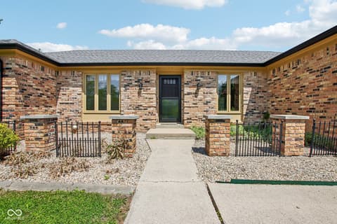 Photo of 2440 E County Road 300 S, Danville, IN