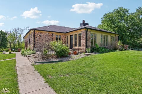Photo of 2440 E County Road 300 S, Danville, IN