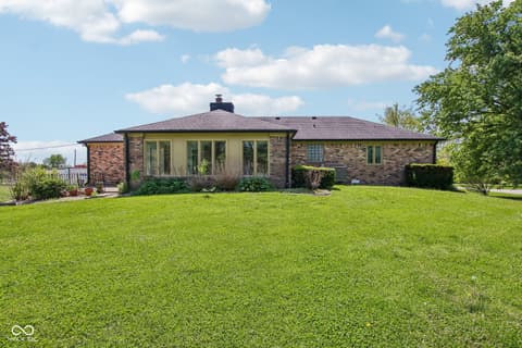 Photo of 2440 E County Road 300 S, Danville, IN