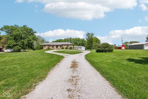 Photo of 2440 E County Road 300 S, Danville, IN