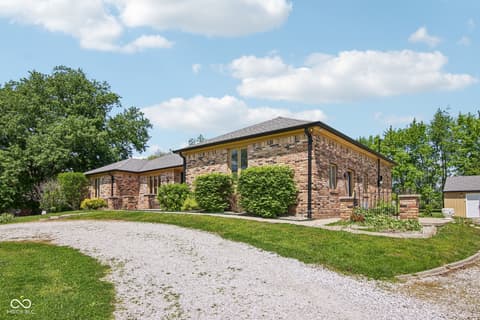Photo of 2440 E County Road 300 S, Danville, IN