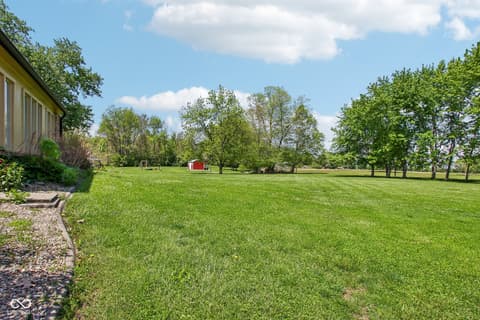 Photo of 2440 E County Road 300 S, Danville, IN