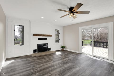 Family room at 7419 Franklin Parke Boulevard, Indianapolis, IN