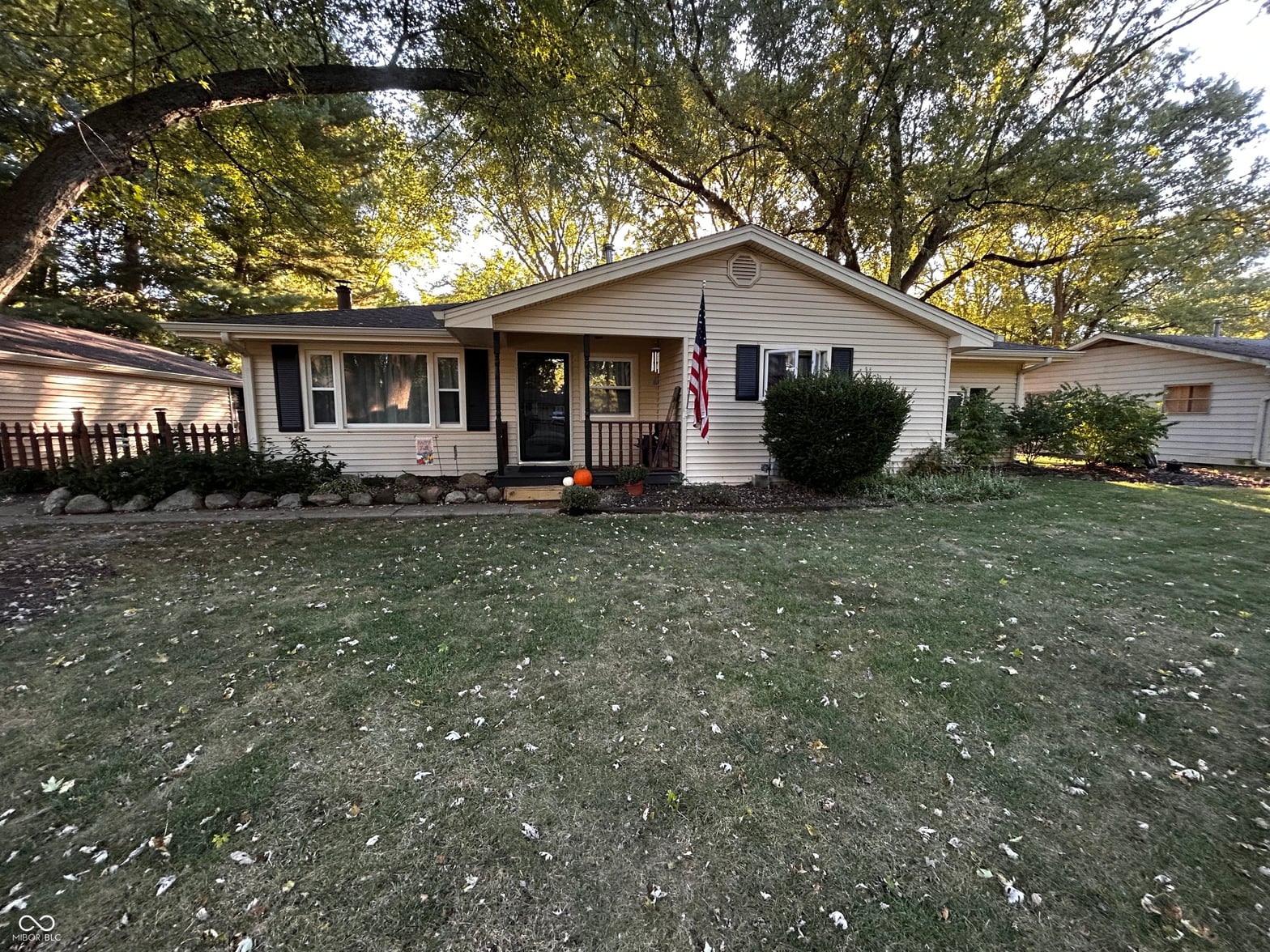 Front exterior at 522 Woodview Drive, Noblesville, IN