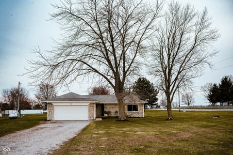 476 W County Road 1075 N