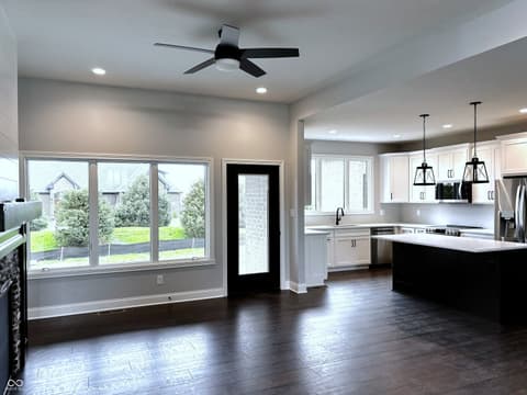 Photo of 1292 Foxview Court, Franklin, IN