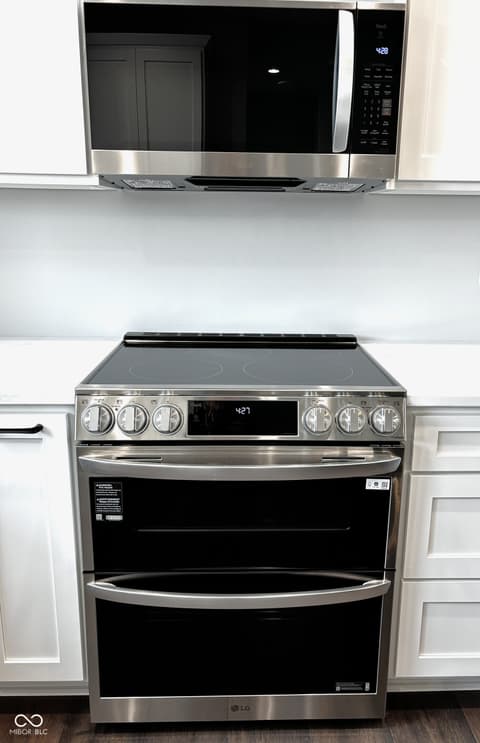 Kitchen at 1292 Foxview Court, Franklin, IN