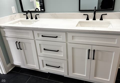 Primary bathroom at 1292 Foxview Court, Franklin, IN
