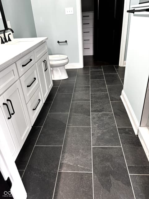 Primary bathroom at 1292 Foxview Court, Franklin, IN