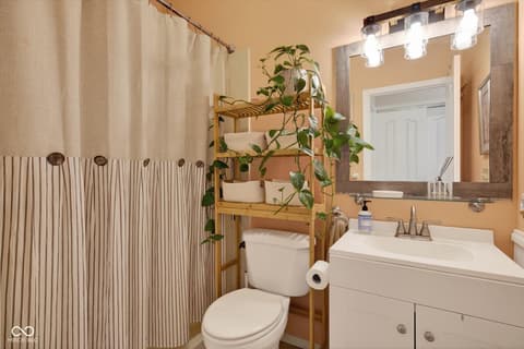Photo of 712 E Moss Creek Drive, Bloomington, IN