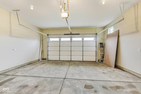 Photo of 7604 Brownstone Court, Greenfield, IN