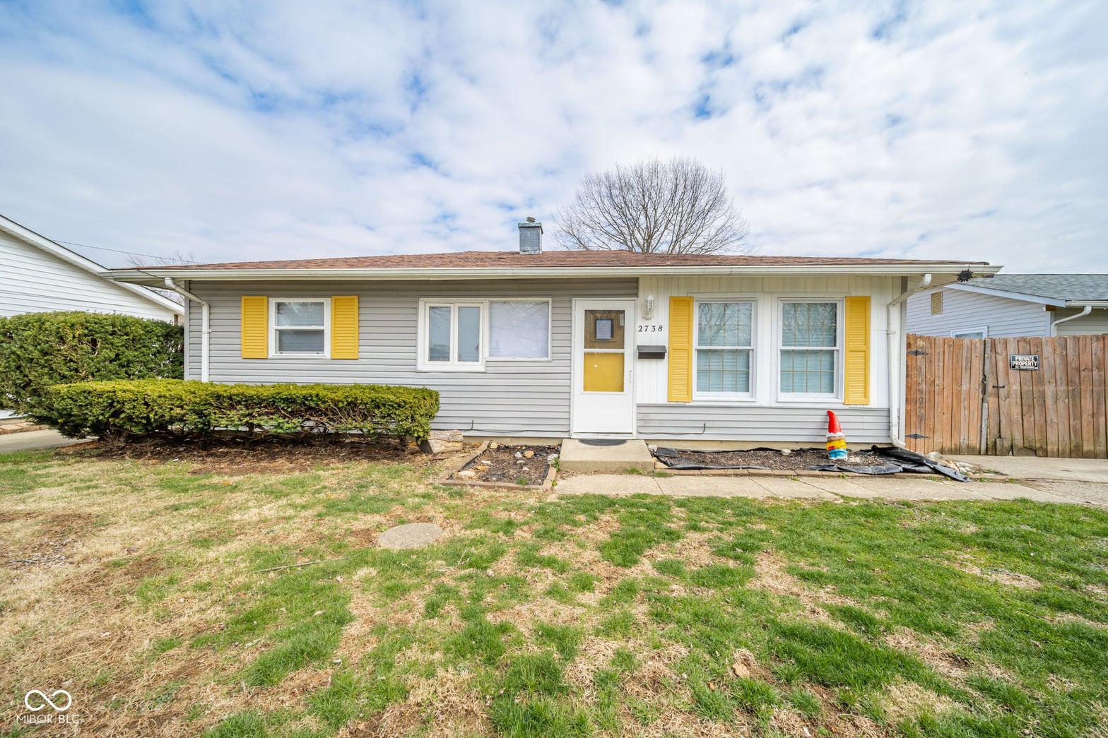 Front exterior at 2738 Apache Drive, Anderson, IN