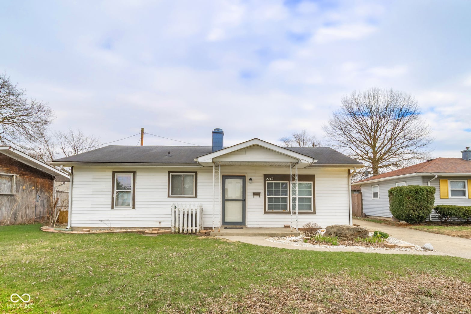 Front exterior at 2742 Apache Drive, Anderson, IN