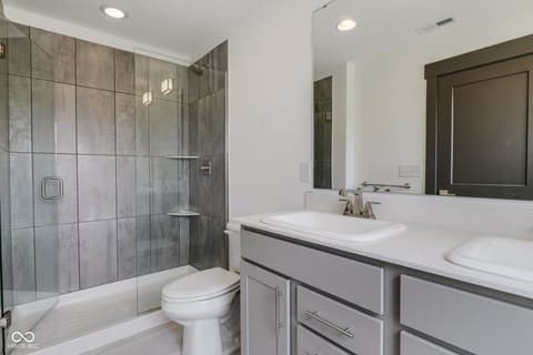 Primary bathroom at 18808 Cromarty Circle, Noblesville, IN