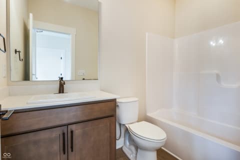 Primary bathroom at 18802 Cromarty Circle, Noblesville, IN