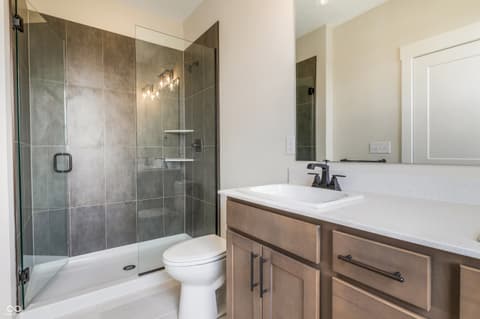 Primary bathroom at 18802 Cromarty Circle, Noblesville, IN