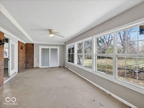 Bonus room at 1504 Franklin Drive, Vincennes, IN
