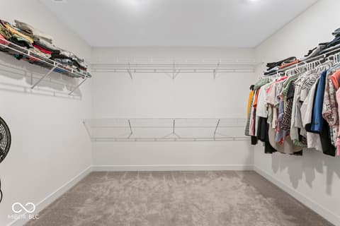 Walk In Closets — 1426 Covington Boulevard, Franklin, IN