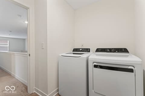 Laundry room at 1426 Covington Boulevard, Franklin, IN