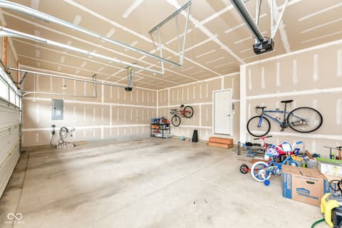 Garage at 1571 Lash Street, Carmel, IN