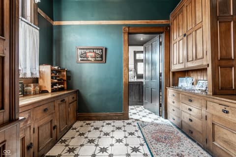 Photo of 825 E Washington Street, Muncie, IN