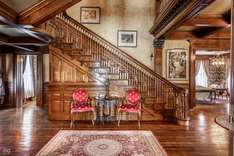 Foyer at 825 E Washington Street, Muncie, IN