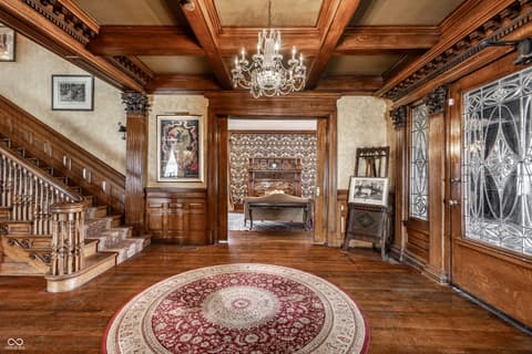 Foyer at 825 E Washington Street, Muncie, IN
