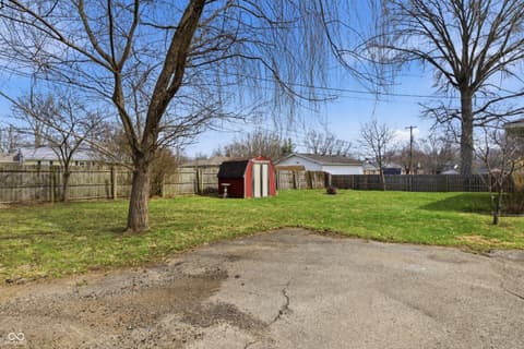 Yard at 1324 Westwood Boulevard, Connersville, IN
