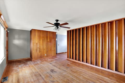 Photo of 122 Edgewood Drive, Bedford, IN