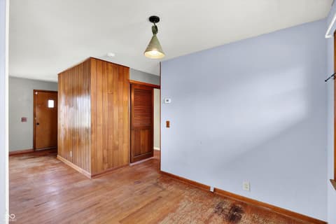 Photo of 122 Edgewood Drive, Bedford, IN