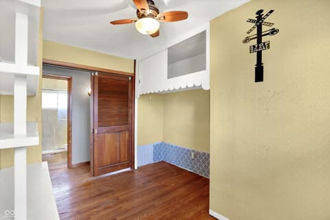 Photo of 122 Edgewood Drive, Bedford, IN