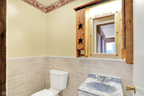 Photo of 122 Edgewood Drive, Bedford, IN