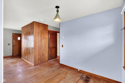 Photo of 122 Edgewood Drive, Bedford, IN