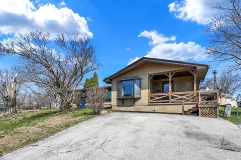 Photo of 122 Edgewood Drive, Bedford, IN