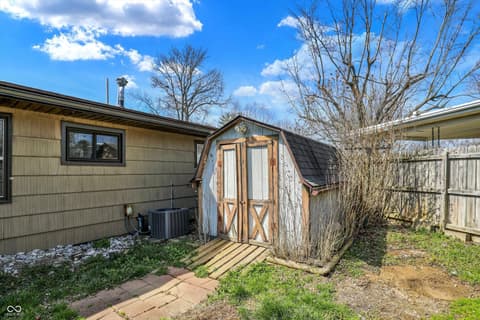 Photo of 122 Edgewood Drive, Bedford, IN