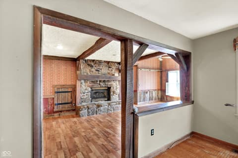 Photo of 122 Edgewood Drive, Bedford, IN