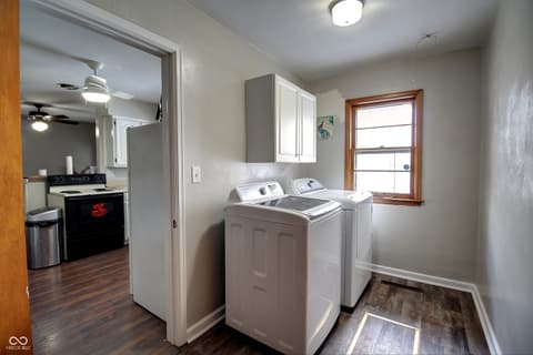 Laundry room at 1035 N Scatterfield Road, Anderson, IN