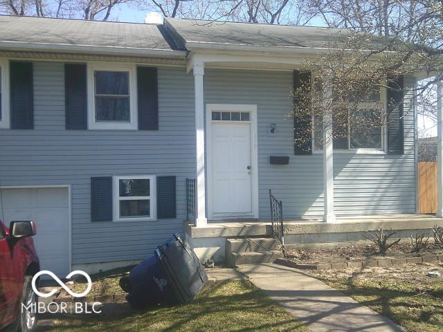 Front exterior at 410 N Vickery Lane, Marion, IN