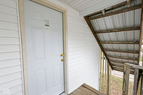 Foyer at 2209 Noble Street, Anderson, IN