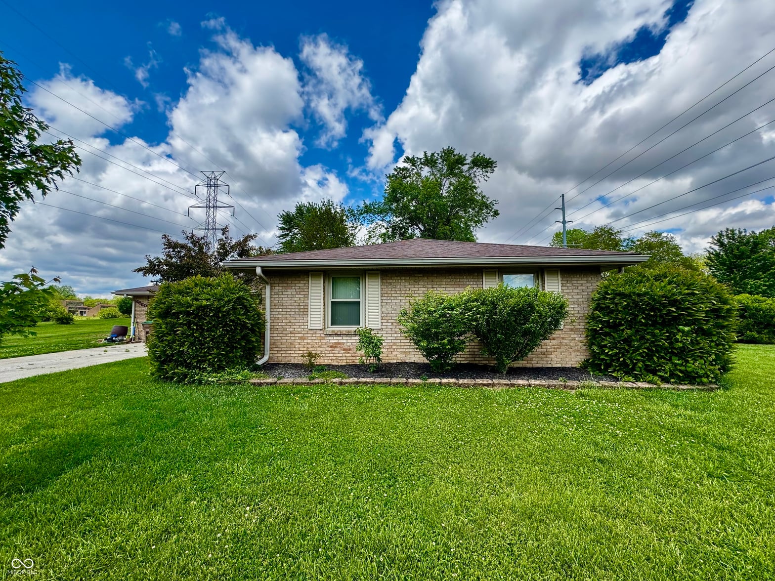 Photo of 4860 Woodcrest Drive, Columbus, IN