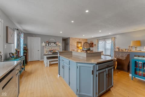 Photo of 17975 E County Road 365 N, Hope, IN